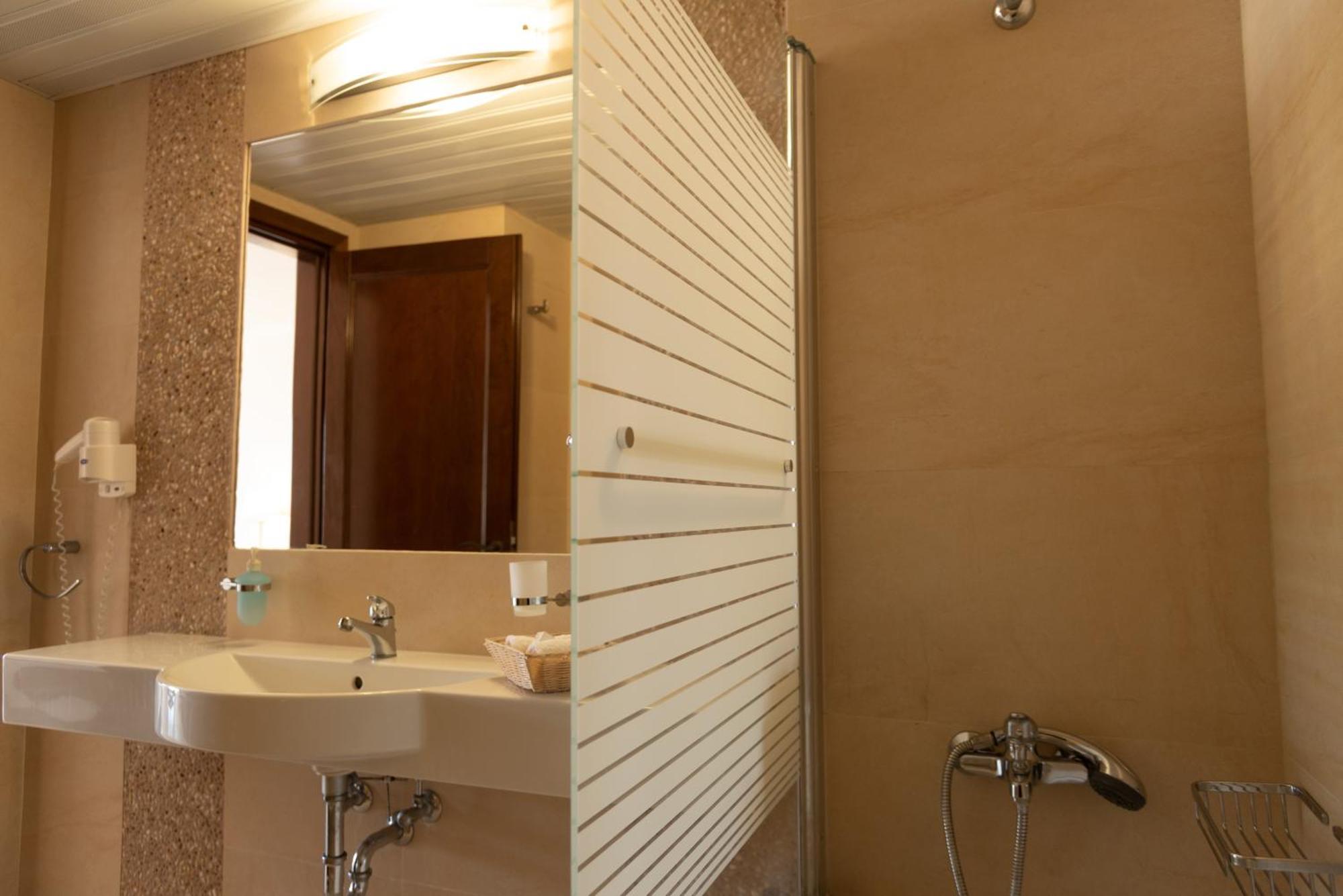 Hotel Astron Princess Karpathos Exterior foto